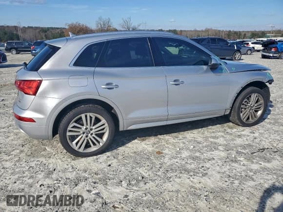 ✅ 2018 Audi Q5 Premium Plus • VIN: WA1BNAFY4J2245879 • Lot: 94298415. Wystawiony na Copart z przebiegiem 96 925 mil. Bezpłatny archiwum sprzedaży aukcyjnych z USA i szczegółowy raport historii pojazdu na DreamBid. Zdjęcie 3.
