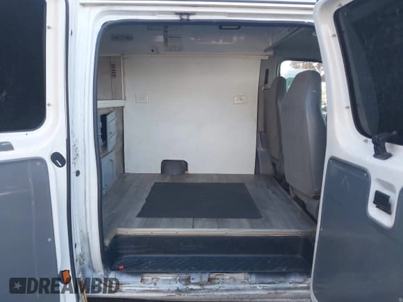 ✅ 2008 Ford Econoline Cargo Commercial • VIN: 1FTNE24W18DA46376 • Лот: 43858295. Опубликован ранее на IAAI с пробегом 349 988 миль. Бесплатный доступ к архиву аукционных продаж из США и подробный отчёт об истории автомобиля на DreamBid. Изображение 8.