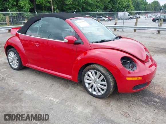 ✅ 2008 Volkswagen Beetle SE • VIN: 3VWRF31Y48M407840 • Lot: 42381696. Listed on IAAI with 148,892 mi. Free auction sales archive from the USA and detailed vehicle history report at DreamBid. Image 1.