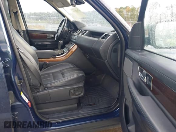 ✅ 2011 Land Rover Range Rover Sport HSE Lux • VIN: SALSK2D40BA271741 • Lot: 43371145. Listed on IAAI with 165,382 mi. Free auction sales archive from the USA and detailed vehicle history report at DreamBid. Image 5.