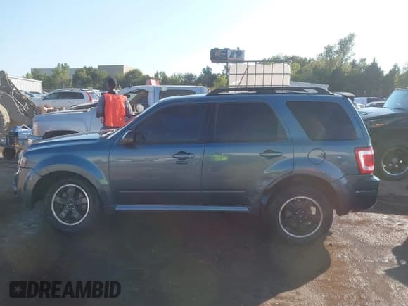 ✅ 2011 Ford Escape XLT • VIN: 1FMCU0D77BKB19238 • Lot: 43359404. Wystawiony na IAAI z przebiegiem 167 065 mil. Bezpłatny archiwum sprzedaży aukcyjnych z USA i szczegółowy raport historii pojazdu na DreamBid. Zdjęcie 14.