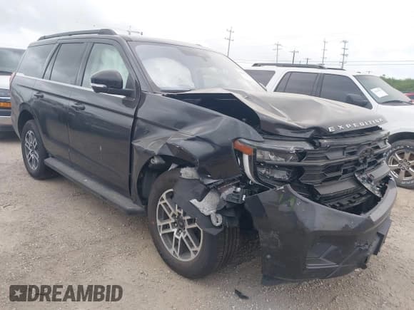 ✅ 2025 Ford Expedition Active • VIN: 1FMJU1H86SEA17492 • Lot: 42416154. Listed on IAAI with 2,890 mi. Free auction sales archive from the USA and detailed vehicle history report at DreamBid. Image 1.