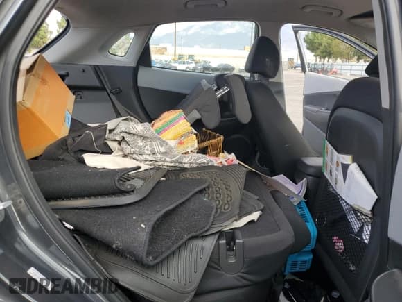 ✅ 2020 Hyundai Kona SE • VIN: KM8K12AA8LU545297 • Лот: 83842115. Опубликован ранее на Copart с пробегом 109 513 миль. Бесплатный доступ к архиву аукционных продаж из США и подробный отчёт об истории автомобиля на DreamBid. Изображение 10.