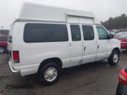 ✅ 2006 Ford Econoline Passenger XL • VIN: 1FBNE31L06DA60402 • Lot: 43663833. Wystawiony na IAAI z przebiegiem 118 178 mil. Bezpłatny archiwum sprzedaży aukcyjnych z USA i szczegółowy raport historii pojazdu na DreamBid. Zdjęcie 13.
