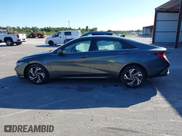 ✅ 2025 Hyundai Elantra SEL Convenience • VIN: KMHLS4DG8SU870687 • Лот: 43585085. Опубликован ранее на IAAI с пробегом 30 077 миль. Бесплатный доступ к архиву аукционных продаж из США и подробный отчёт об истории автомобиля на DreamBid. Изображение 13.