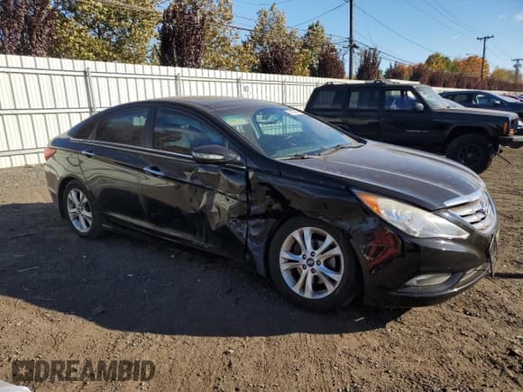 ✅ 2013 Hyundai Sonata SE • VIN: 5NPEC4AC7DH685135 • Lot: 76455844. Listed on Copart with 201,233 mi. Free auction sales archive from the USA and detailed vehicle history report at DreamBid. Image 4.