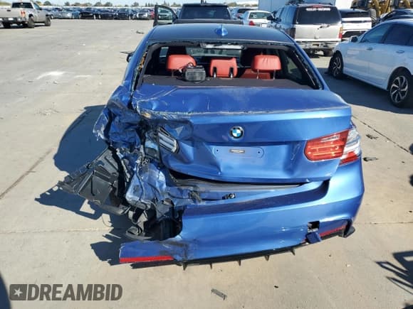 ✅ 2013 BMW 3 Series 328i • VIN: WBA3A5C50DJ584587 • Лот: 87393525. Опубликован ранее на Copart с пробегом 110 801 миль. Бесплатный доступ к архиву аукционных продаж из США и подробный отчёт об истории автомобиля на DreamBid. Изображение 6.