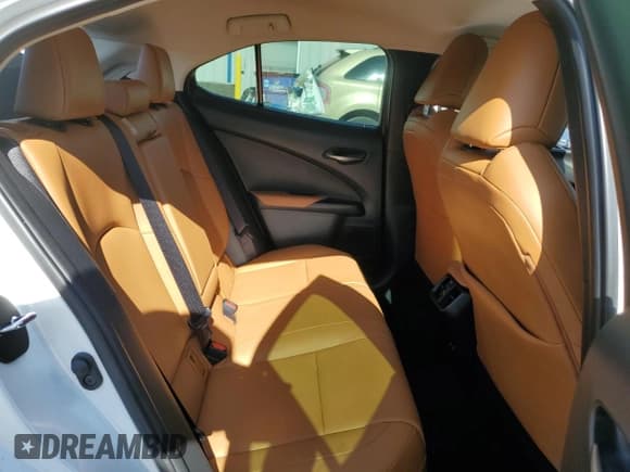 ✅ 2020 Lexus UX 200 • VIN: JTHX3JBH4L2029393 • Lot: 61468125. Wystawiony na Copart z przebiegiem 49 197 mil. Bezpłatny archiwum sprzedaży aukcyjnych z USA i szczegółowy raport historii pojazdu na DreamBid. Zdjęcie 11.