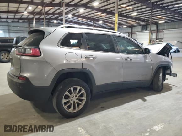 ✅ 2019 Jeep Cherokee Latitude • VIN: 1C4PJLCB0KD263689 • Lot: 92370365. Wystawiony na Copart z przebiegiem Nie podano. Bezpłatny archiwum sprzedaży aukcyjnych z USA i szczegółowy raport historii pojazdu na DreamBid. Zdjęcie 3.