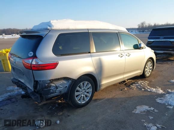 ✅ 2015 Toyota Sienna Limited • VIN: 5TDDK3DC1FS094834 • Lot: 41344394. Listed on IAAI with 137,146 mi. Free auction sales archive from the USA and detailed vehicle history report at DreamBid. Image 4.