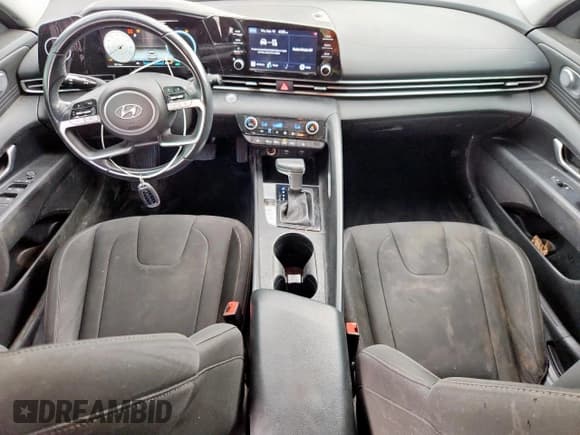 ✅ 2021 Hyundai Elantra SEL • VIN: 5NPLN4AG4MH042696 • Lot: 81392005. Listed on Copart with 84,811 mi. Free auction sales archive from the USA and detailed vehicle history report at DreamBid. Image 8.