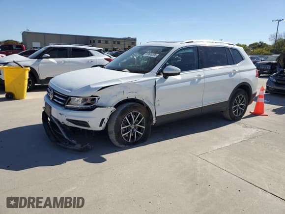 ✅ 2020 Volkswagen Tiguan SE • VIN: 3VV2B7AX5LM007911 • Lot: 89638595. Wystawiony na Copart z przebiegiem 103 868 mil. Bezpłatny archiwum sprzedaży aukcyjnych z USA i szczegółowy raport historii pojazdu na DreamBid. Zdjęcie 1.