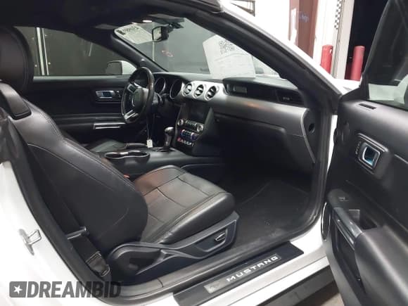 ✅ 2018 Ford Mustang EcoBoost Premium • VIN: 1FATP8UH1J5145274 • Lot: 43098928. Listed on IAAI with 85,857 mi. Free auction sales archive from the USA and detailed vehicle history report at DreamBid. Image 5.