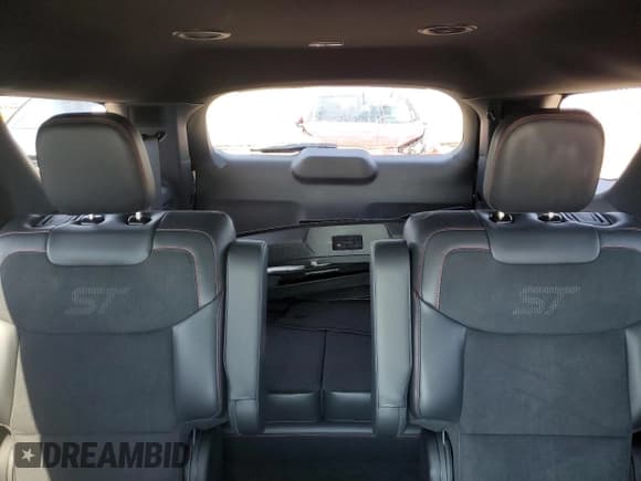 ✅ 2025 Ford Explorer ST • VIN: 1FMWK8GC0SGC21350 • Lot: 80319935. Listed on Copart with 4,576 mi. Free auction sales archive from the USA and detailed vehicle history report at DreamBid. Image 10.