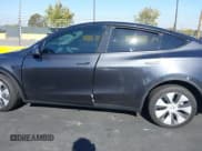 ✅ 2024 Tesla Model Y • VIN: 7SAYGDED7RF095496 • Lot: 43528096. Wystawiony na IAAI z przebiegiem 36 015 mil. Bezpłatny archiwum sprzedaży aukcyjnych z USA i szczegółowy raport historii pojazdu na DreamBid. Zdjęcie 14.