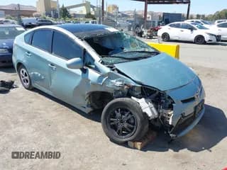 ✅ 2015 Toyota Prius Four • VIN: JTDKN3DU4F1900640 • Лот: 43221596. Опубликован ранее на IAAI с пробегом 175 818 миль. Бесплатный доступ к архиву аукционных продаж из США и подробный отчёт об истории автомобиля на DreamBid. Изображение 1.