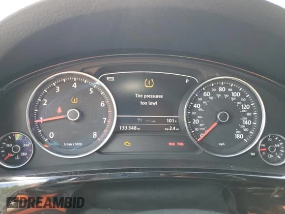 ✅ 2017 Volkswagen Touareg Wolfsburg Edition • VIN: WVGRF7BP5HD006885 • Lot: 70384635. Wystawiony na Copart z przebiegiem 133 348 mil. Bezpłatny archiwum sprzedaży aukcyjnych z USA i szczegółowy raport historii pojazdu na DreamBid. Zdjęcie 9.