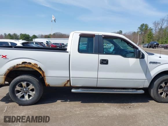 ✅ 2013 Ford F-150 XL • VIN: 1FTFX1EF8DFD61083 • Lot: 42066005. Wystawiony na IAAI z przebiegiem 203 918 mil. Bezpłatny archiwum sprzedaży aukcyjnych z USA i szczegółowy raport historii pojazdu na DreamBid. Zdjęcie 13.