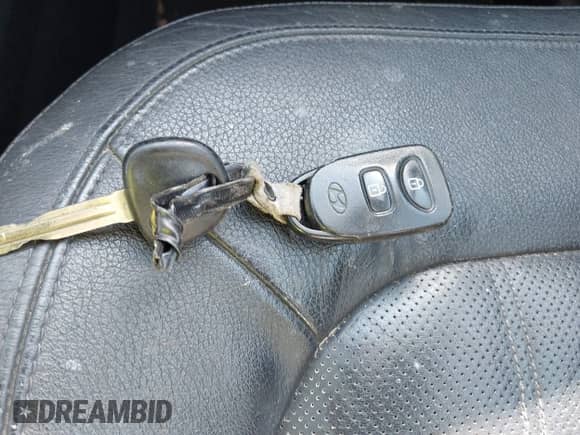 2010 Hyundai Tucson GLS with VIN KM8JUCAC2AU078658, listed as a IAAI auction lot 41726534 with 140,155 mi miles and . Bid and sale history available at DreamBid. Image 11.