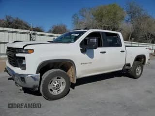 ✅ 2024 Chevrolet Silverado 2500HD Work Truck • VIN: 2GC4YLE74R1138806 • Lot: 48554225. Wystawiony na Copart z przebiegiem 76 768 mil. Bezpłatny archiwum sprzedaży aukcyjnych z USA i szczegółowy raport historii pojazdu na DreamBid. Zdjęcie 1.