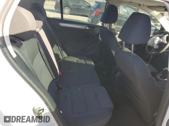 ✅ 2012 Volkswagen Golf • VIN: WVWDB7AJ9CW002701 • Lot: 92656275. Wystawiony na Copart z przebiegiem Nie podano. Bezpłatny archiwum sprzedaży aukcyjnych z USA i szczegółowy raport historii pojazdu na DreamBid. Zdjęcie 10.