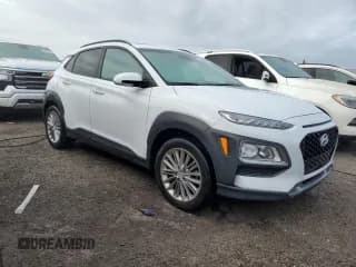✅ 2021 Hyundai Kona SEL Plus • VIN: KM8K62AAXMU625137 • Лот: 76450634. Опубликован ранее на Copart с пробегом 15 969 миль. Бесплатный доступ к архиву аукционных продаж из США и подробный отчёт об истории автомобиля на DreamBid. Изображение 4.