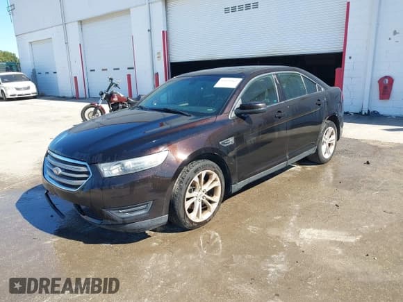 ✅ 2013 Ford Taurus SEL • VIN: 1FAHP2E84DG227851 • Lot: 43695965. Wystawiony na IAAI z przebiegiem 192 194 mil. Bezpłatny archiwum sprzedaży aukcyjnych z USA i szczegółowy raport historii pojazdu na DreamBid. Zdjęcie 2.