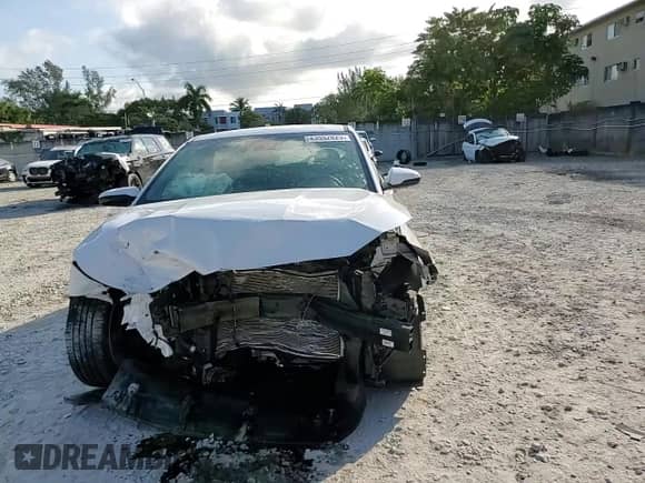 2020 Hyundai Veloster Premium with VIN KMHTG6AFXLU021901, listed as a Copart auction lot 43552825 with 33,938 mi miles and Non repairable. Bid and sale history available at DreamBid. Image 11.