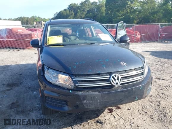 ✅ 2017 Volkswagen Tiguan S • VIN: WVGBV7AX1HK000177 • Lot: 42181456. Listed on IAAI with 179,396 mi. Free auction sales archive from the USA and detailed vehicle history report at DreamBid. Image 6.