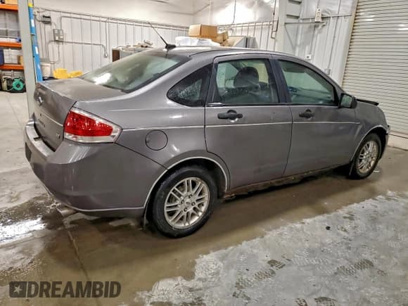 ✅ 2009 Ford Focus SE • VIN: 1FAHP35N49W117195 • Lot: 94369645. Wystawiony na Copart z przebiegiem 211 475 mil. Bezpłatny archiwum sprzedaży aukcyjnych z USA i szczegółowy raport historii pojazdu na DreamBid. Zdjęcie 3.