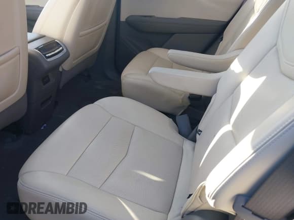 ✅ 2020 Cadillac XT6 AWD Premium Luxury • VIN: 1GYKPDRS2LZ106105 • Lot: 43521461. Wystawiony na IAAI z przebiegiem 63 426 mil. Bezpłatny archiwum sprzedaży aukcyjnych z USA i szczegółowy raport historii pojazdu na DreamBid. Zdjęcie 8.