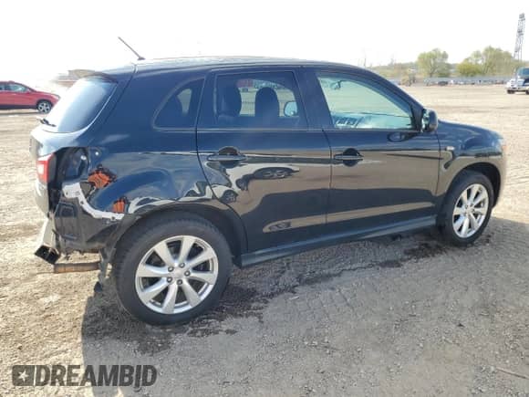 2015 Mitsubishi Outlander ES с VIN 4A4AP3AW1FE025126, выставлен на аукционе Copart как лот 85884545 с пробегом 113 965 миль миль и Списание • Salvage title. История ставок и продаж доступна на DreamBid. Изображение 3.