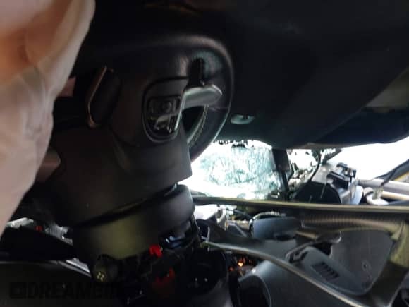 2019 Dodge Challenger SRT Hellcat Redeye Widebody z VIN 2C3CDZL92KH723772, wystawiony jako IAAI lot #43017466 z przebiegiem Nie podano mil oraz . Historia ofert i sprzedaży dostępna na DreamBid. Obrazek 14.