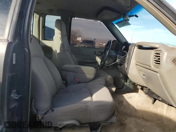 ✅ 2003 Chevrolet S-10 LS • VIN: 1GCCS19X538145019 • Лот: 49492075. Опубликован ранее на Copart с пробегом 286 260 миль. Бесплатный доступ к архиву аукционных продаж из США и подробный отчёт об истории автомобиля на DreamBid. Изображение 10.