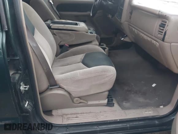 ✅ 2004 Chevrolet Avalanche Z66 • VIN: 3GNEC12T34G329410 • Lot: 43743414. Listed on IAAI with 241,010 mi. Free auction sales archive from the USA and detailed vehicle history report at DreamBid. Image 5.