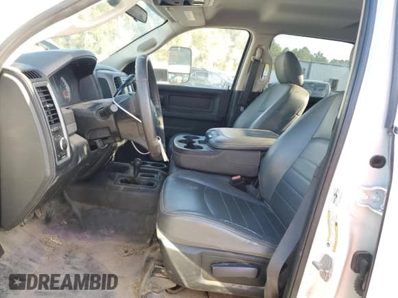 ✅ 2018 Ram 2500 Tradesman • VIN: 3C6UR5HJ5JG239839 • Lot: 93234365. Listed on Copart with 143,751 mi. Free auction sales archive from the USA and detailed vehicle history report at DreamBid. Image 7.