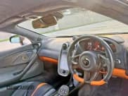 ✅ 2019 McLaren 570S • VIN: SBM13FAA2KW006251 • Lot: 65014155. Wystawiony na Copart z przebiegiem 10 553 mil. Bezpłatny archiwum sprzedaży aukcyjnych z USA i szczegółowy raport historii pojazdu na DreamBid. Zdjęcie 11.