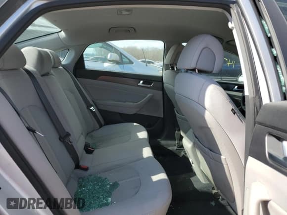 ✅ 2015 Hyundai Sonata Sport • VIN: 5NPE34AF5FH020778 • Lot: 39641403. Listed on Copart with 147,979 mi. Free auction sales archive from the USA and detailed vehicle history report at DreamBid. Image 10.