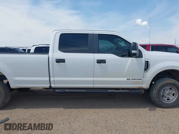 ✅ 2019 Ford F-250 XL • VIN: 1FT7W2BT8KEF79146 • Lot: 42996131. Wystawiony na IAAI z przebiegiem 162 210 mil. Bezpłatny archiwum sprzedaży aukcyjnych z USA i szczegółowy raport historii pojazdu na DreamBid. Zdjęcie 13.