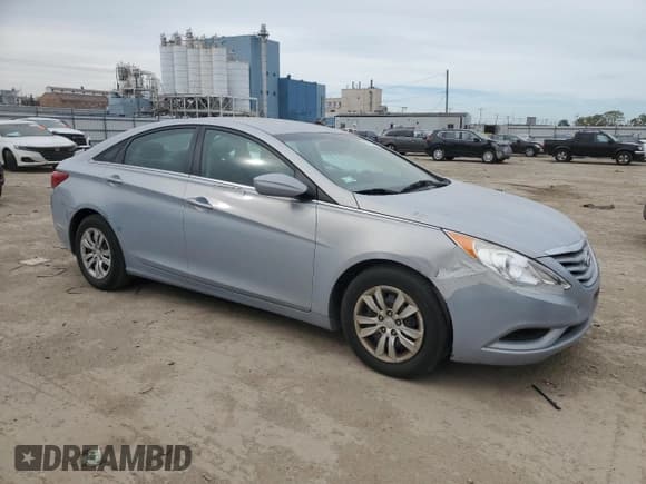 ✅ 2013 Hyundai Sonata GLS • VIN: 5NPEB4AC2DH507846 • Lot: 73565574. Listed on Copart with 138,427 mi. Free auction sales archive from the USA and detailed vehicle history report at DreamBid. Image 4.