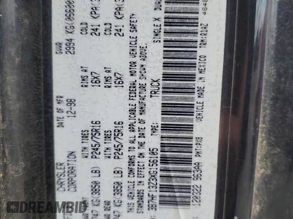 1999 Dodge 1500 z VIN 3B7HF13Z3XG156105, wystawiony jako Copart lot #71061384 z przebiegiem 267 990 mil mil oraz Szkoda całkowita • Salvage title. Historia ofert i sprzedaży dostępna na DreamBid. Obrazek 12.