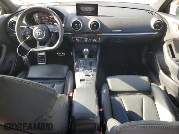 ✅ 2019 Audi RS 3 • VIN: WUABWGFF8KA907686 • Lot: 75947394. Wystawiony na Copart z przebiegiem 50 794 mil. Bezpłatny archiwum sprzedaży aukcyjnych z USA i szczegółowy raport historii pojazdu na DreamBid. Zdjęcie 8.