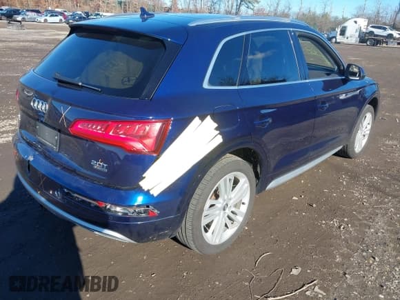 ✅ 2018 Audi Q5 Prestige • VIN: WA1CNAFY6J2112447 • Lot: 43795839. Listed on IAAI with 142,201 mi. Free auction sales archive from the USA and detailed vehicle history report at DreamBid. Image 4.