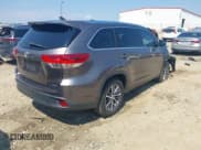✅ 2019 Toyota Highlander SE • VIN: 5TDKZRFH3KS558313 • Lot: 43241505. Listed on IAAI with 92,696 mi. Free auction sales archive from the USA and detailed vehicle history report at DreamBid. Image 4.