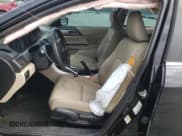 ✅ 2015 Honda Accord LX • VIN: 1HGCR2F31FA085175 • Lot: 68076095. Wystawiony na Copart z przebiegiem 132 266 mil. Bezpłatny archiwum sprzedaży aukcyjnych z USA i szczegółowy raport historii pojazdu na DreamBid. Zdjęcie 7.