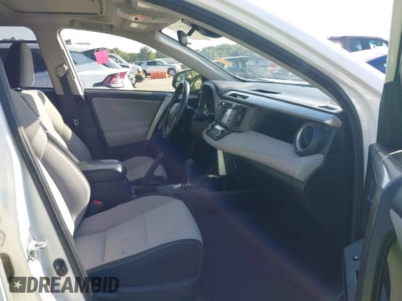 ✅ 2017 Toyota RAV4 XLE • VIN: JTMRJREV2HD117967 • Лот: 43337133. Опубликован ранее на IAAI с пробегом 79 325 миль. Бесплатный доступ к архиву аукционных продаж из США и подробный отчёт об истории автомобиля на DreamBid. Изображение 5.