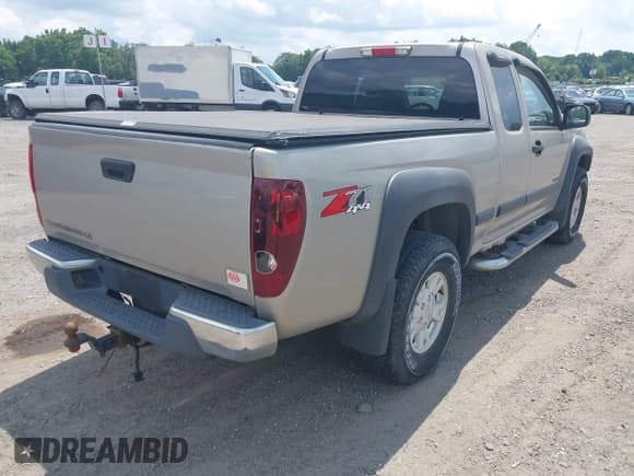 ✅ 2004 Chevrolet Colorado LS Z71 • VIN: 1GCDT196X48185056 • Lot: 42741044. Wystawiony na IAAI z przebiegiem 121 762 mil. Bezpłatny archiwum sprzedaży aukcyjnych z USA i szczegółowy raport historii pojazdu na DreamBid. Zdjęcie 4.