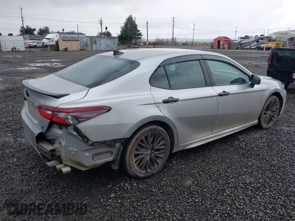 2021 Toyota Camry SE with VIN 4T1G11BK6MU046619, listed as a IAAI auction lot 41750863 with 57,133 mi miles and . Bid and sale history available at DreamBid. Image 4.