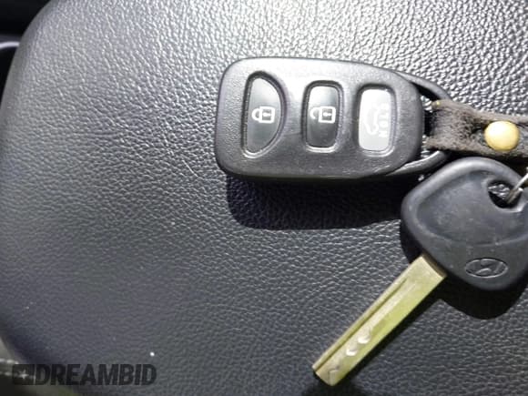 ✅ 2016 Hyundai Elantra • VIN: KMHD35LH2GU323939 • Lot: 43647617. Listed on IAAI with 121,766 mi. Free auction sales archive from the USA and detailed vehicle history report at DreamBid. Image 11.