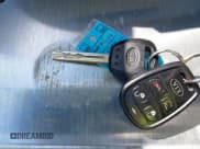 ✅ 2004 Kia Amanti • VIN: KNALD124745028164 • Lot: 41855331. Listed on IAAI with 165,072 mi. Free auction sales archive from the USA and detailed vehicle history report at DreamBid. Image 11.